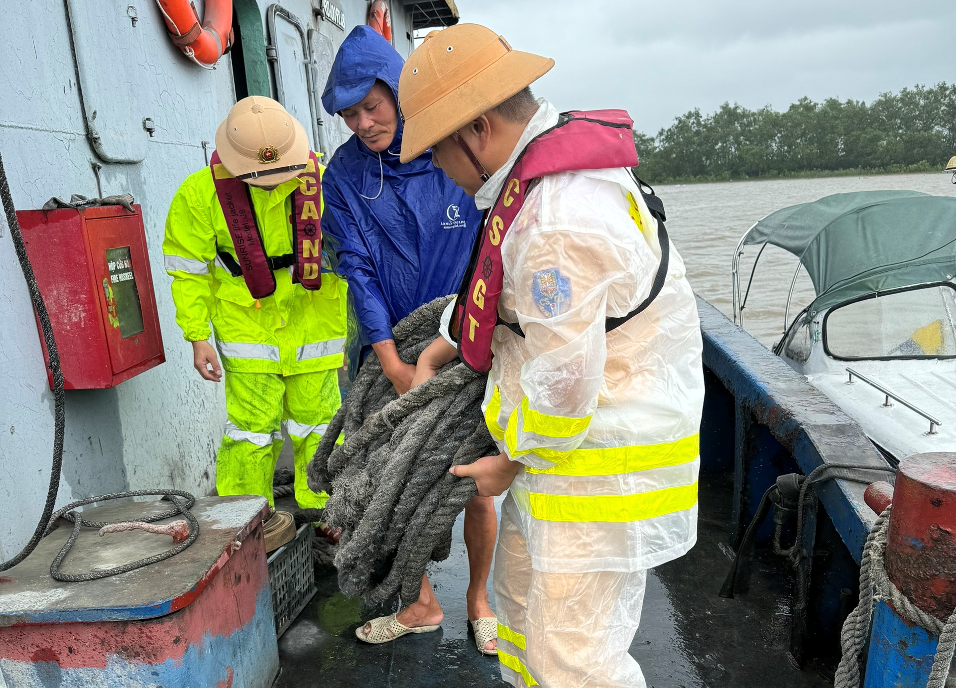 Công an các đơn vị, địa phương chủ động phòng, chống bão số 2 